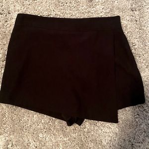 Black skort